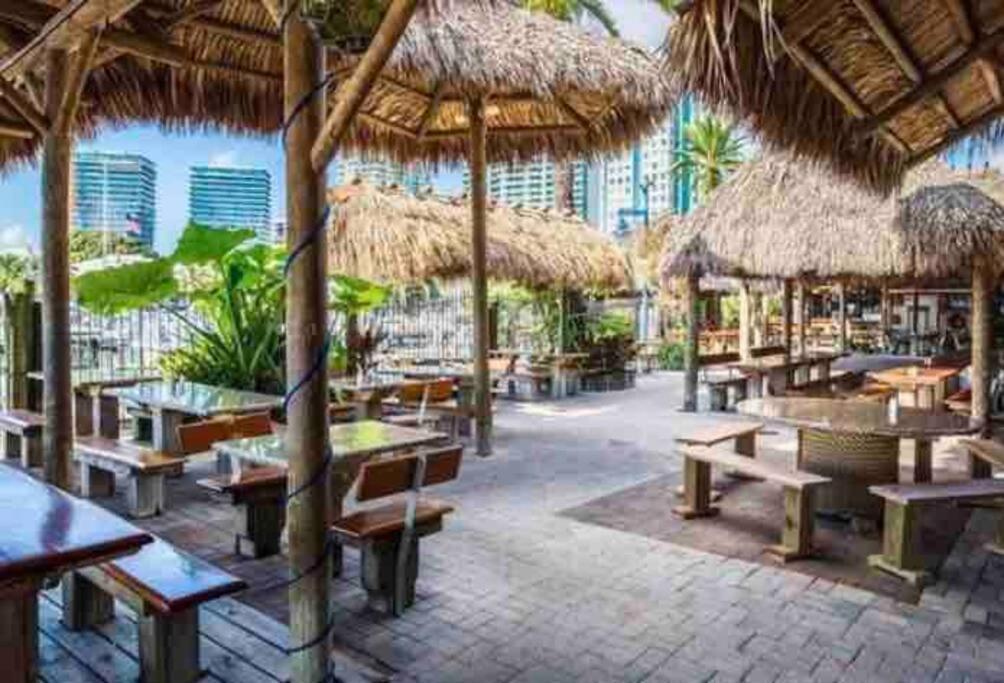 Groveo6 10 Minutes From The Beach Маями Екстериор снимка